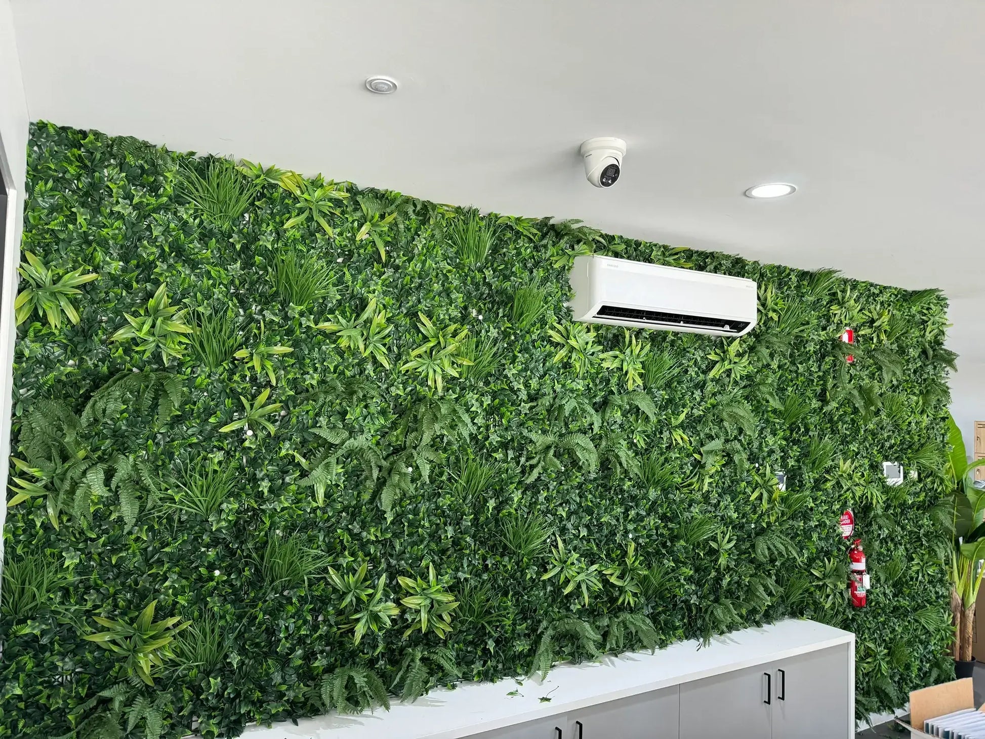 Luxury Green Tropics Artificial Living Wall / Green Wall 40" x 40" 11SQ FT Commercial Grade UV Resistant